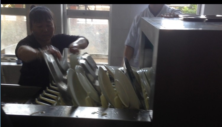 酒店洗碗机工厂食堂专业洗涤不锈钢餐盘洗碗机提高效率
